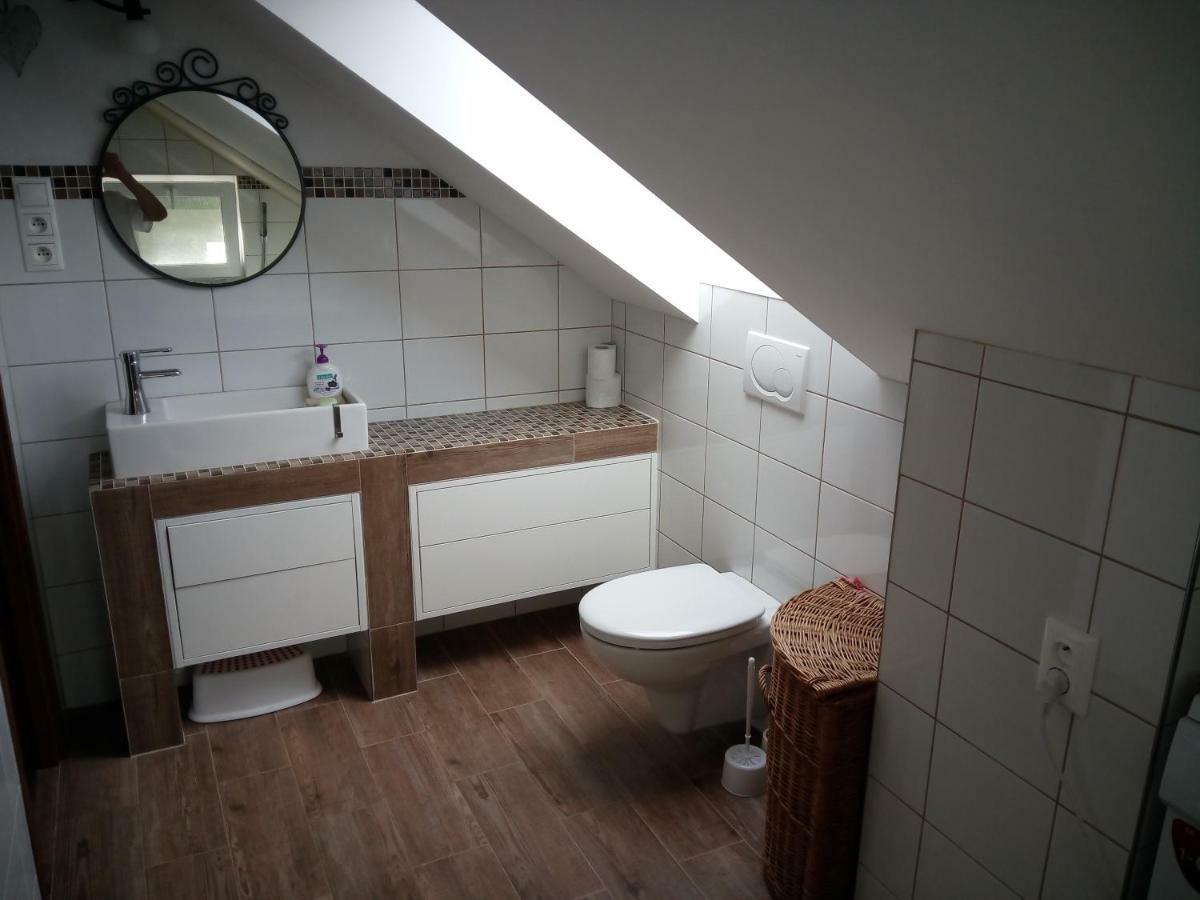 Walnut Apartment With Sauna And Pond Topoľčany 外观 照片