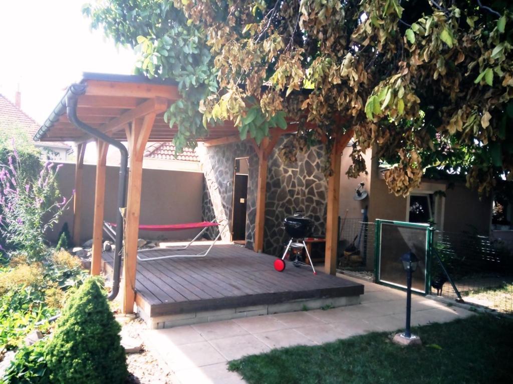Walnut Apartment With Sauna And Pond Topoľčany 外观 照片